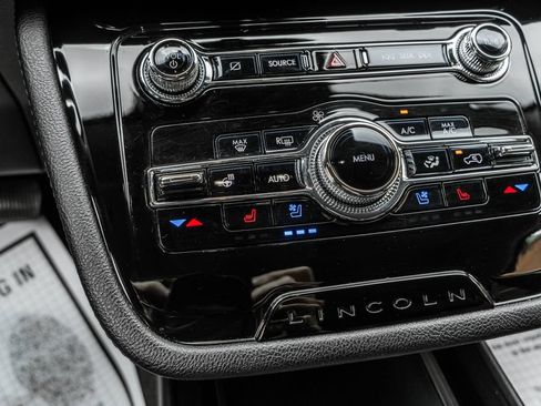 Used 2022 Lincoln Corsair AWD w/ Equipment Group 101A image 9