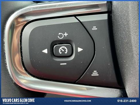 Certified 2025 Volvo XC40 B5 Plus w/ Protection Package Premier image 21