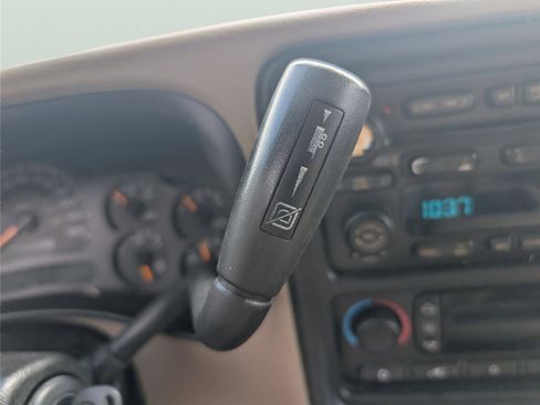 Used 2004 Chevrolet Silverado 2500 LT RWD image 17