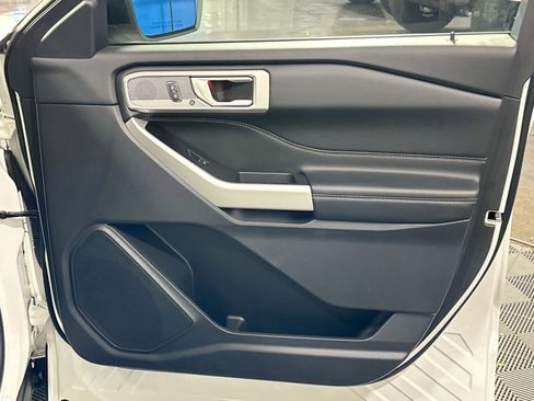 Used 2022 Ford Explorer Limited w/ Equipment Group 301A image 40