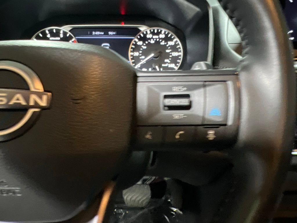 Used 2025 Nissan Rogue SV FWD image 21