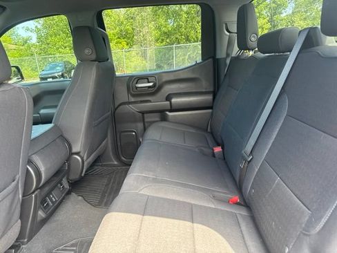Used 2025 Chevrolet Silverado 1500 Custom Trail Boss w/ LPO, Dark Essentials Package AWD/4WD image 9