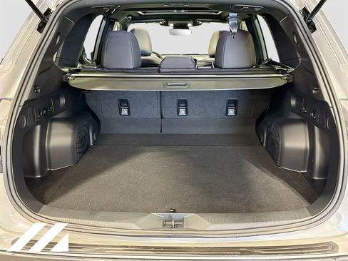 Used 2026 Subaru Forester Premium image 27