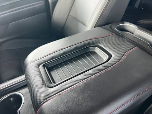 Used 2022 Chevrolet Suburban RST w/ Sport Performance Package image 18