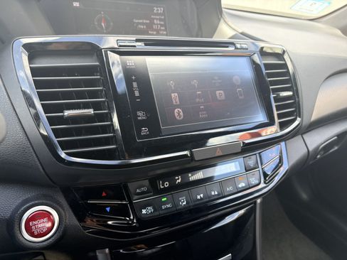 Used 2017 Honda Accord EX-L image 22
