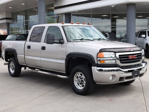 Used 2006 GMC Sierra 2500 SLT w/ Heavy-Duty Power Package AWD/4WD image 8