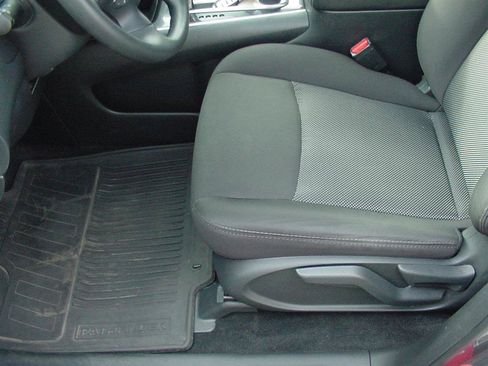 Used 2019 Nissan Pathfinder S image 8