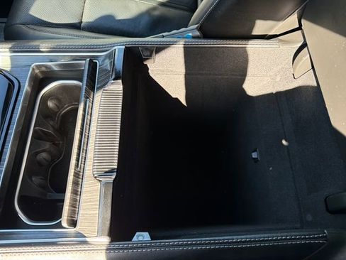 Used 2024 Jeep Wagoneer L Series II w/ Flexible Seating Group image 21