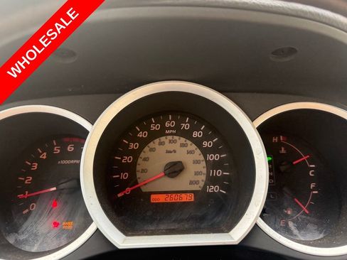 Used 2005 Toyota Tacoma PreRunner RWD image 15