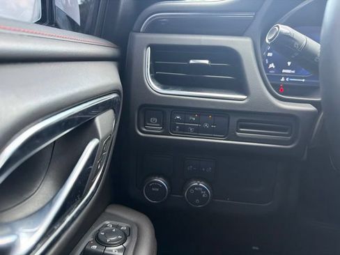 Used 2024 Chevrolet Suburban RST w/ Luxury Package RWD image 11