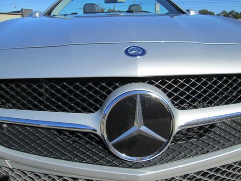 Used 2015 Mercedes-Benz SL 550 image 31
