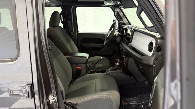 Used 2024 Jeep Wrangler Unlimited AWD/4WD image 21