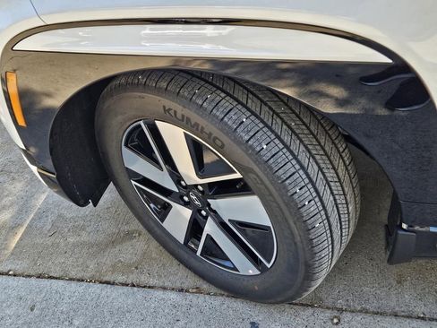 New 2026 Hyundai Ioniq 9 SEL image 8