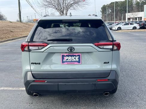 Used 2022 Toyota RAV4 XLE Premium image 6