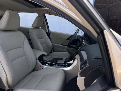 Used 2016 Honda Accord EX-L image 32