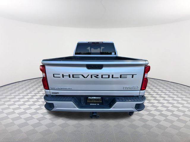 Used 2022 Chevrolet Silverado 2500 High Country AWD/4WD image 6