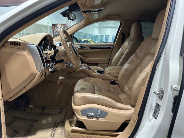 Used 2011 Porsche Cayenne AWD/4WD image 39