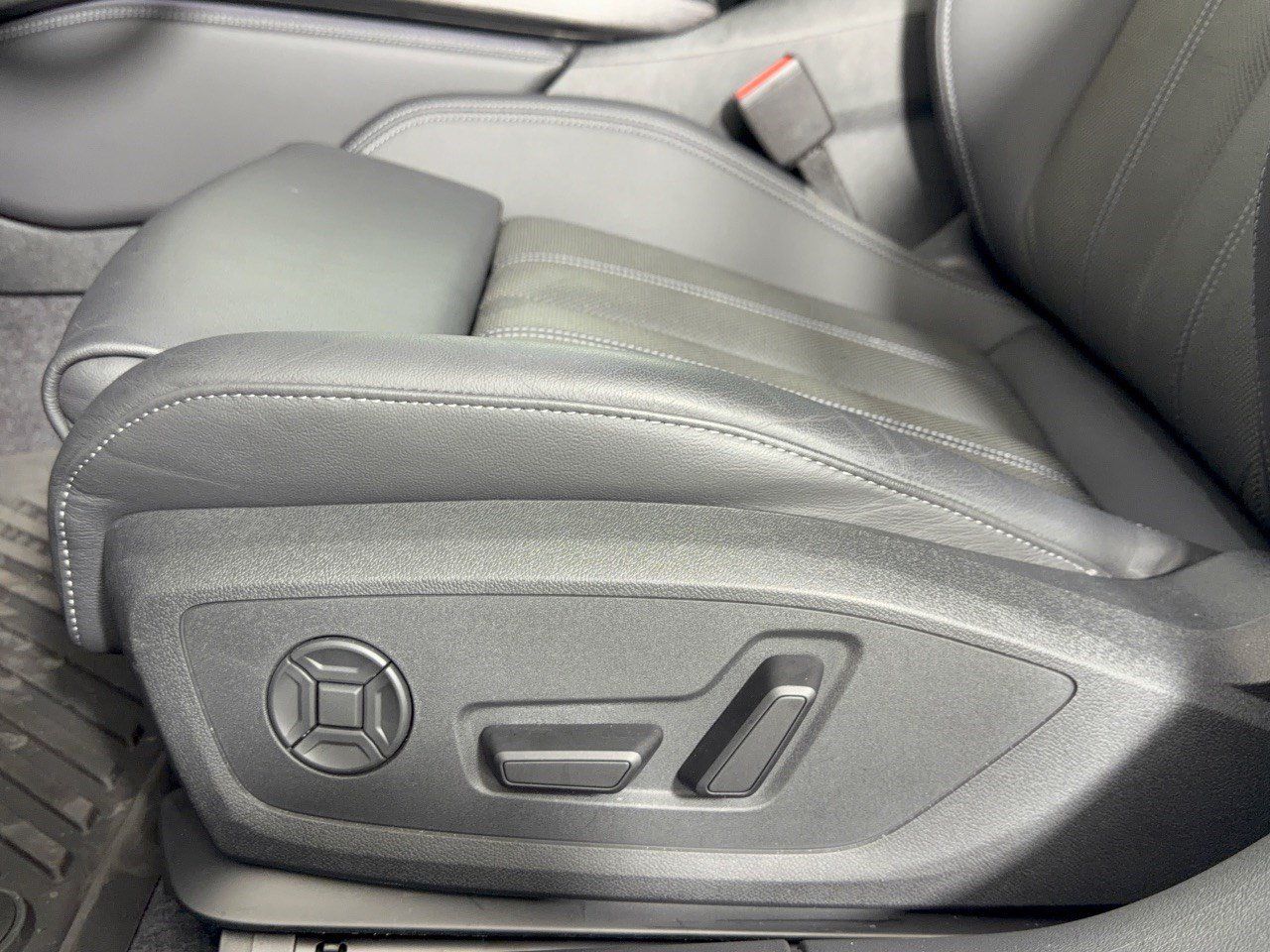 Used 2025 Audi A5 2.0T Premium Plus AWD/4WD image 16