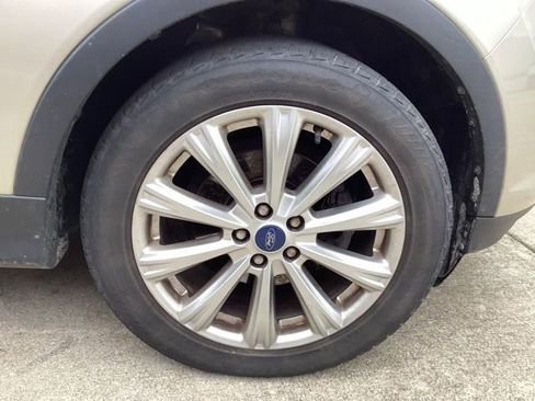 Used 2017 Ford Escape Titanium image 8