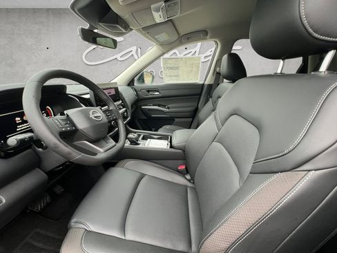 New 2026 Nissan Pathfinder SL image 19