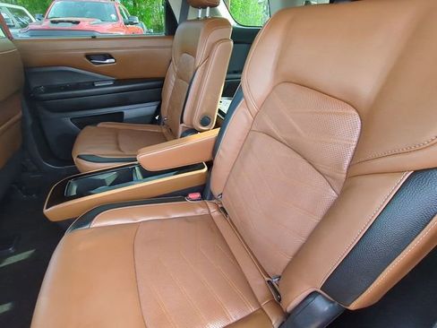 Used 2023 Nissan Pathfinder Platinum AWD/4WD image 28