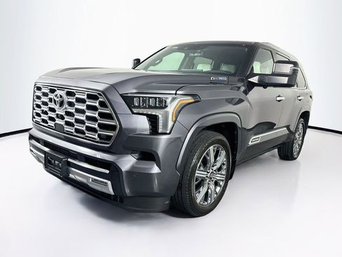 Used 2025 Toyota Sequoia Capstone AWD/4WD image 3