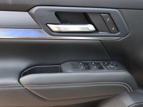 Certified 2025 GMC Terrain Elevation AWD/4WD image 36