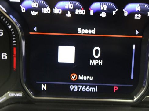 Used 2021 GMC Yukon SLT w/ SLT Premium Package AWD/4WD image 6