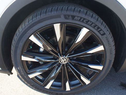 Used 2025 Toyota Crown Platinum image 26