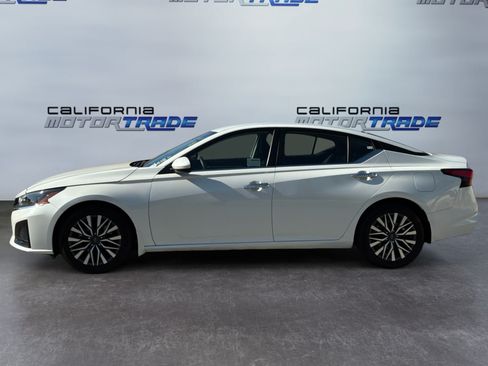 Used 2023 Nissan Altima 2.5 SV FWD image 8