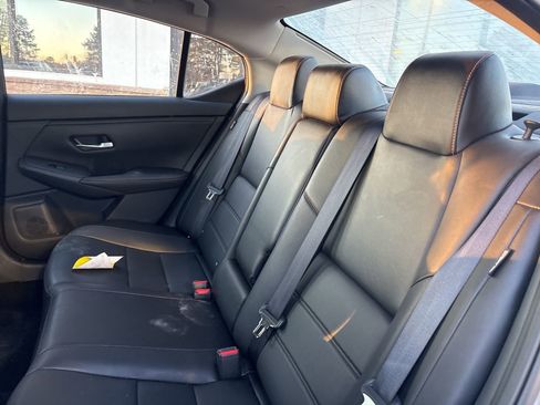 Used 2023 Nissan Sentra SR w/ SR Premium Package image 5