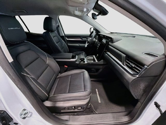 Used 2026 GMC Terrain Denali AWD/4WD image 25