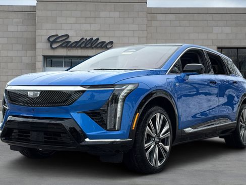 New 2026 Cadillac Optiq Luxury 2 image 5