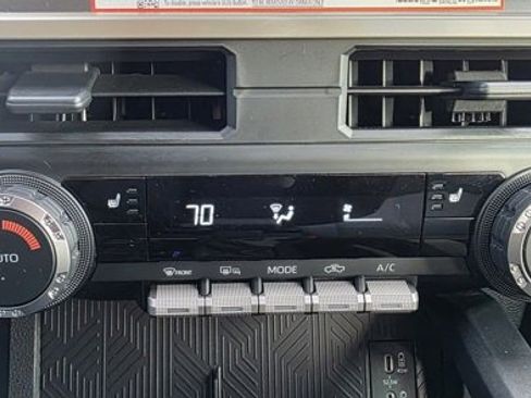 Used 2025 Toyota Tacoma SR5 image 21