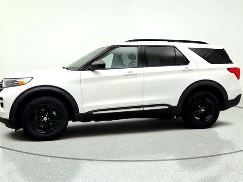 Used 2020 Ford Explorer XLT w/ Equipment Group 202A AWD/4WD image 8
