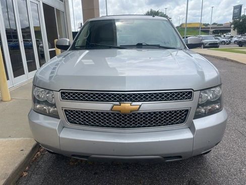 Used 2012 Chevrolet Tahoe LT RWD image 2