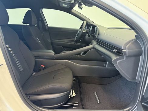 Used 2026 Hyundai Elantra SEL Sport Premium FWD image 25