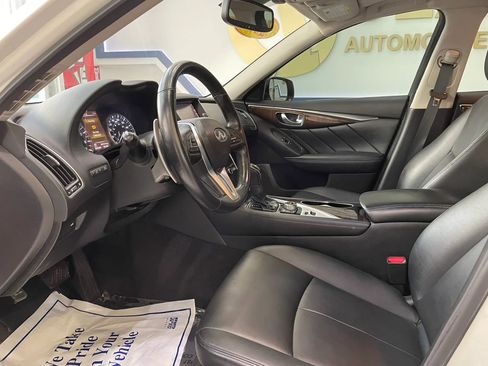 Used 2018 INFINITI Q50 Luxe w/ Essential Package (3.0T Luxe) image 8