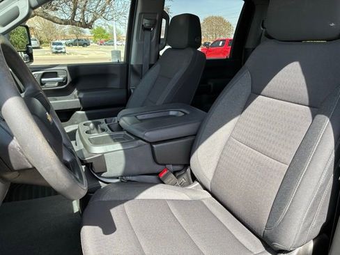 Used 2024 Chevrolet Silverado 2500 Custom w/ Custom Value Package image 12