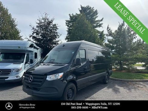 Used 2026 Mercedes-Benz Sprinter 2500 image 1