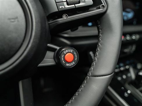 Certified 2025 Porsche 911 Carrera image 19