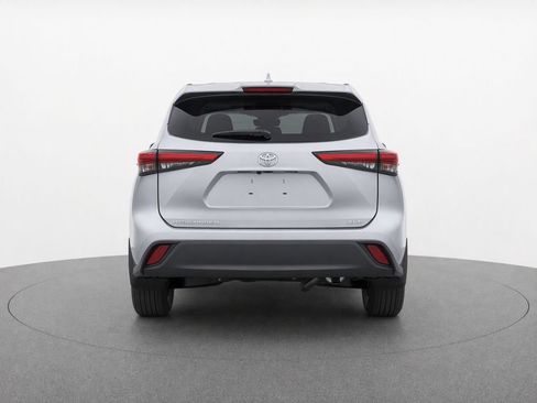 Used 2019 Toyota Highlander XLE FWD image 10