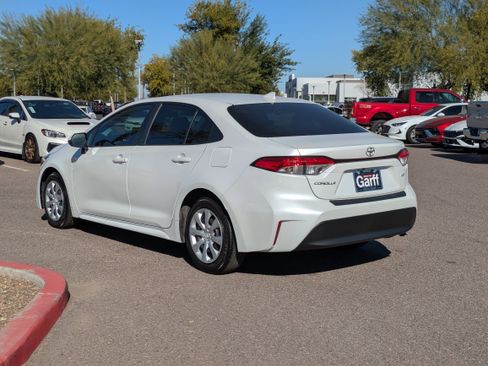 Used 2023 Toyota Corolla LE image 5