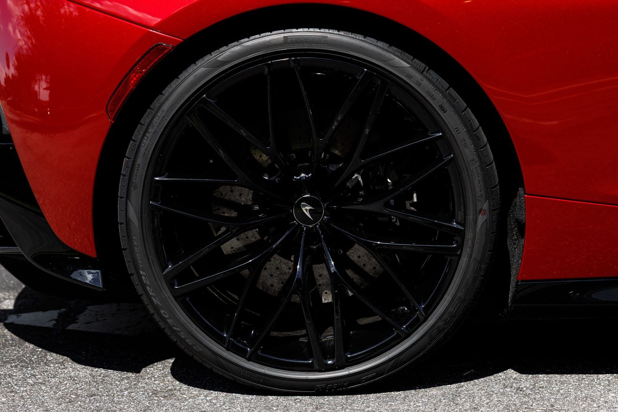 Used 2023 McLaren GT RWD image 19