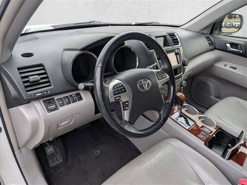 Used 2013 Toyota Highlander Limited image 10
