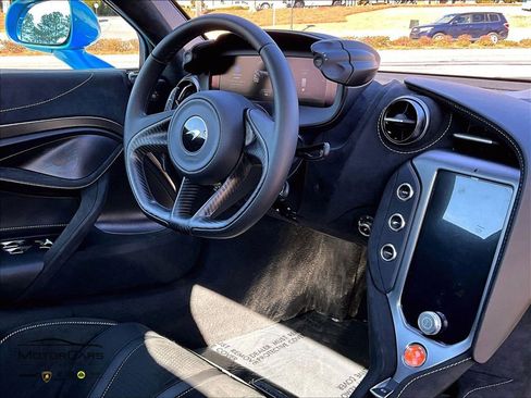 Used 2025 McLaren 750S image 7