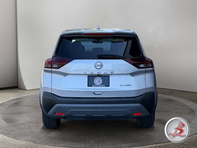 Used 2023 Nissan Rogue SV AWD/4WD image 6