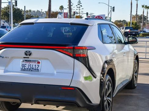 Used 2023 Toyota bZ4X XLE image 6