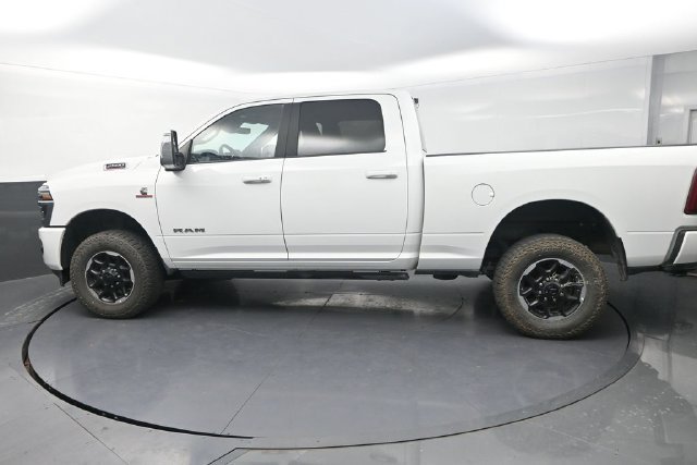 Used 2025 RAM 2500 Laramie AWD/4WD image 7