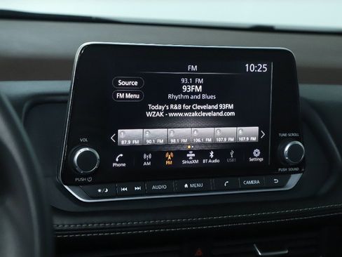 Used 2023 Nissan Rogue SV image 24